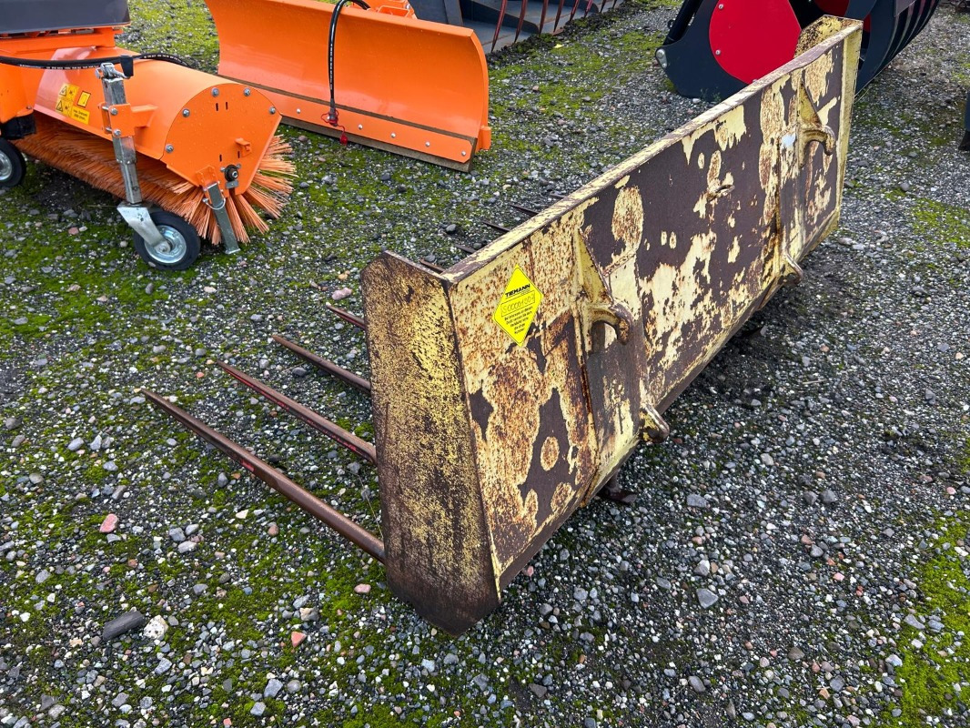 Stoll Dunggabel 1,80M - Chargeur frontal pour tracteur: photos 2 Stoll Dunggabel 1,80M - Chargeur frontal pour tracteur: photos 2