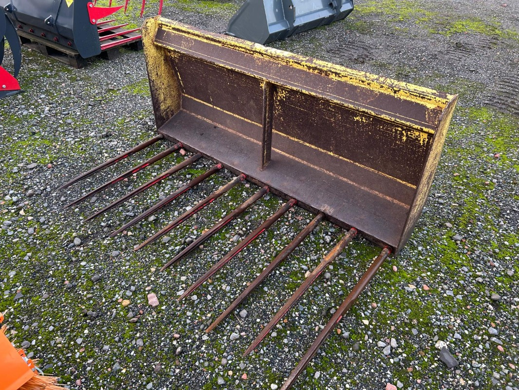 Stoll Dunggabel 1,80M - Chargeur frontal pour tracteur: photos 4 Stoll Dunggabel 1,80M - Chargeur frontal pour tracteur: photos 4