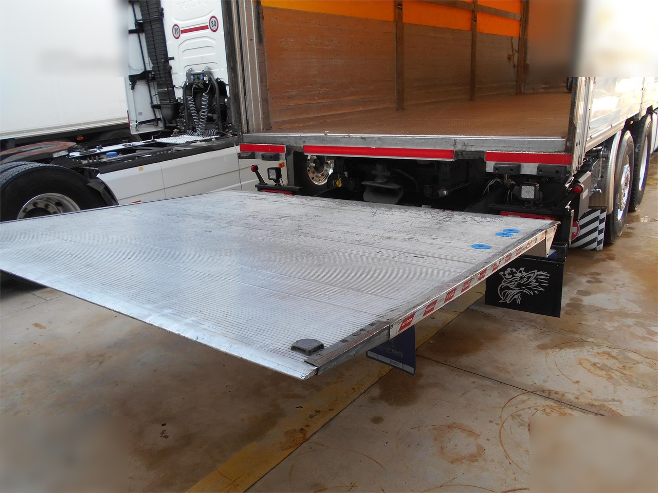 Camion à rideaux coulissants SCANIA R620: photos 10