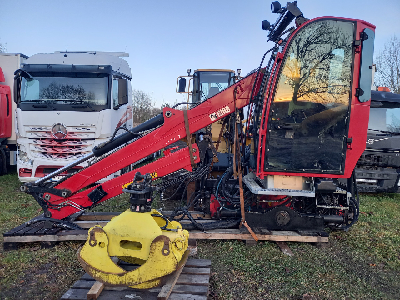 Loglift 105 S LIKE NEW - Camion grumier: photos 1 Loglift 105 S LIKE NEW - Camion grumier: photos 1