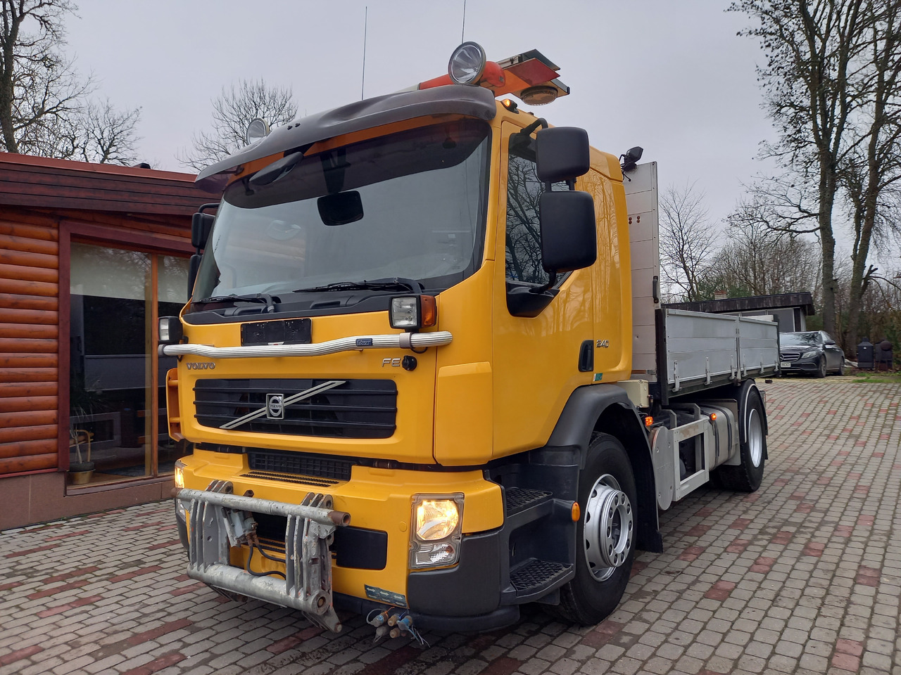 VOLVO FE 240, 4x2, EURO 5, TIPPER - Camion benne: photos 2 VOLVO FE 240, 4x2, EURO 5, TIPPER - Camion benne: photos 2