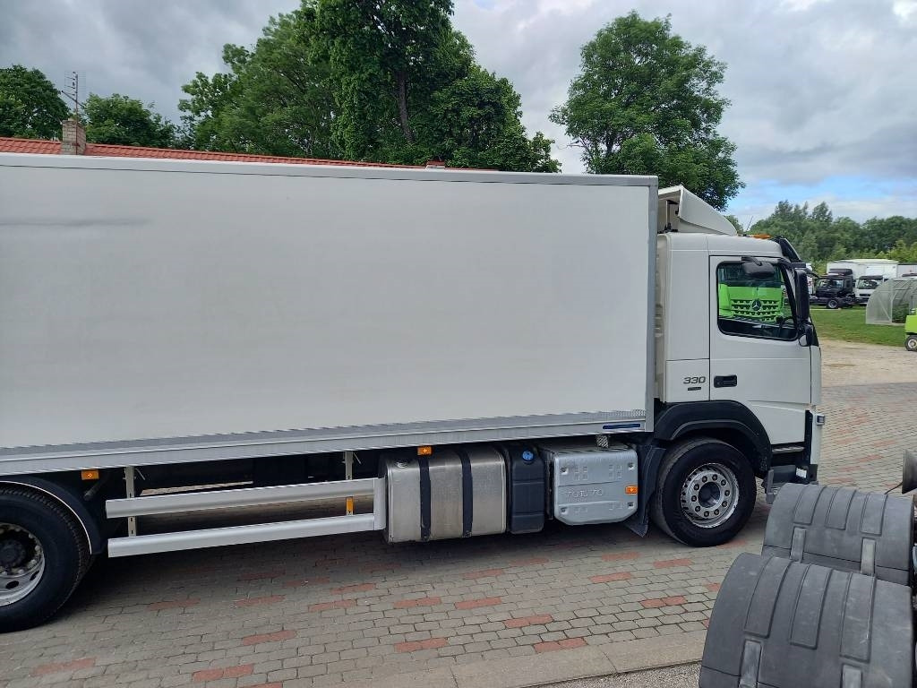Camion frigorifique Volvo FM 330, 6x2, CARRIER SUPRA 950 U: photos 21