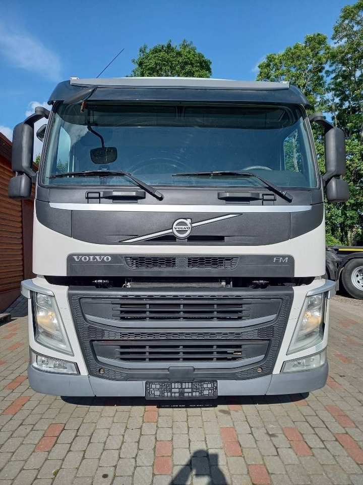 Camion frigorifique Volvo FM 330, 6x2, CARRIER SUPRA 950 U: photos 11