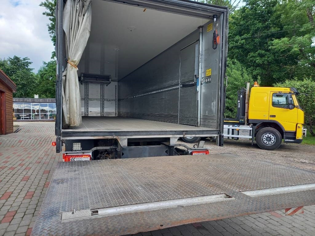 Camion frigorifique Volvo FM 330, 6x2, CARRIER SUPRA 950 U: photos 30