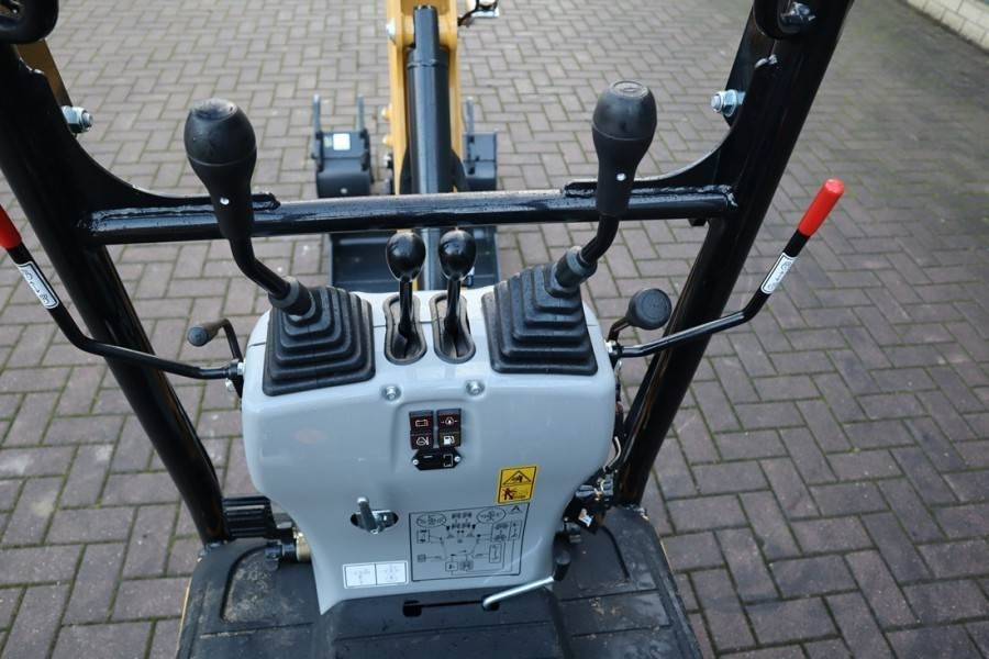 CAT 300.9D Valid inspection, *Guarantee! Hydr Quickcou  - Mini pelle: photos 3 CAT 300.9D Valid inspection, *Guarantee! Hydr Quickcou  - Mini pelle: photos 3