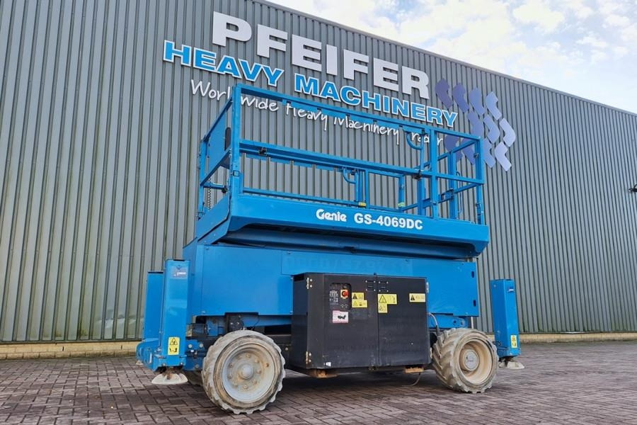 Genie GS4069DC Electric, 14m Working Height, 363kg Capac - Nacelle ciseaux: photos 1 Genie GS4069DC Electric, 14m Working Height, 363kg Capac - Nacelle ciseaux: photos 1