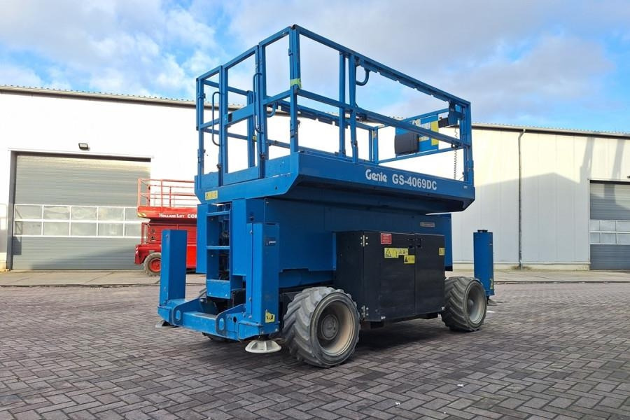 Genie GS4069DC Electric, 14m Working Height, 363kg Capac - Nacelle ciseaux: photos 2 Genie GS4069DC Electric, 14m Working Height, 363kg Capac - Nacelle ciseaux: photos 2