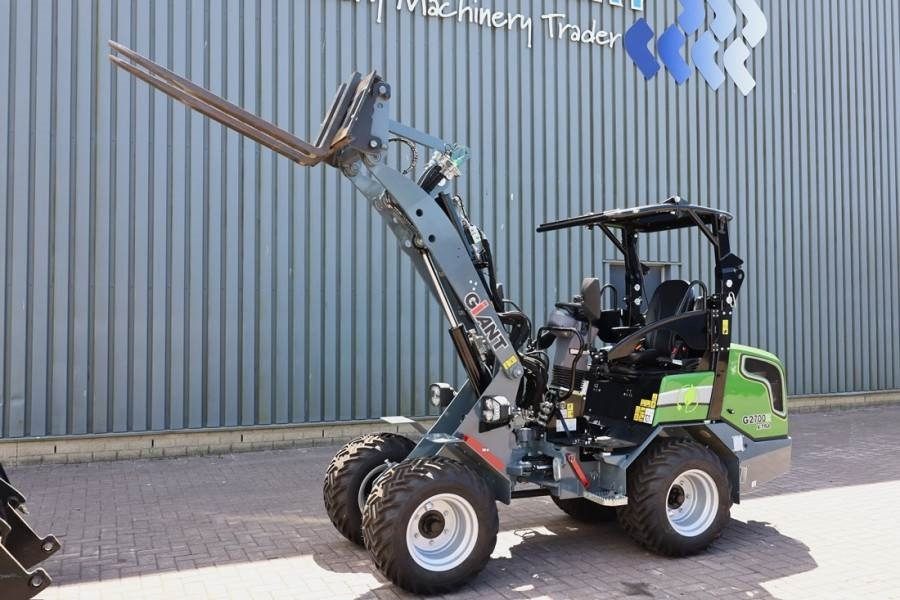 GiANT G2700E 100% Electric - Zero Emissions, Lithium-Iro - Chargeuse sur pneus: photos 3 GiANT G2700E 100% Electric - Zero Emissions, Lithium-Iro - Chargeuse sur pneus: photos 3