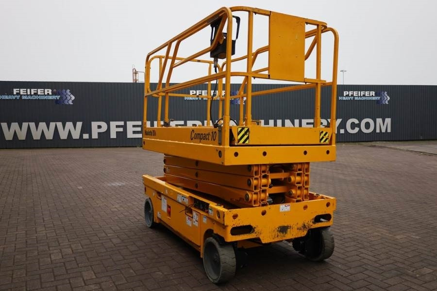 Haulotte Compact 10 Electric, 10.2m Working Height, 450kg C - Nacelle ciseaux: photos 2 Haulotte Compact 10 Electric, 10.2m Working Height, 450kg C - Nacelle ciseaux: photos 2