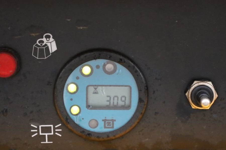 Haulotte Compact 10 Electric, 10.2m Working Height, 450kg C - Nacelle ciseaux: photos 5 Haulotte Compact 10 Electric, 10.2m Working Height, 450kg C - Nacelle ciseaux: photos 5