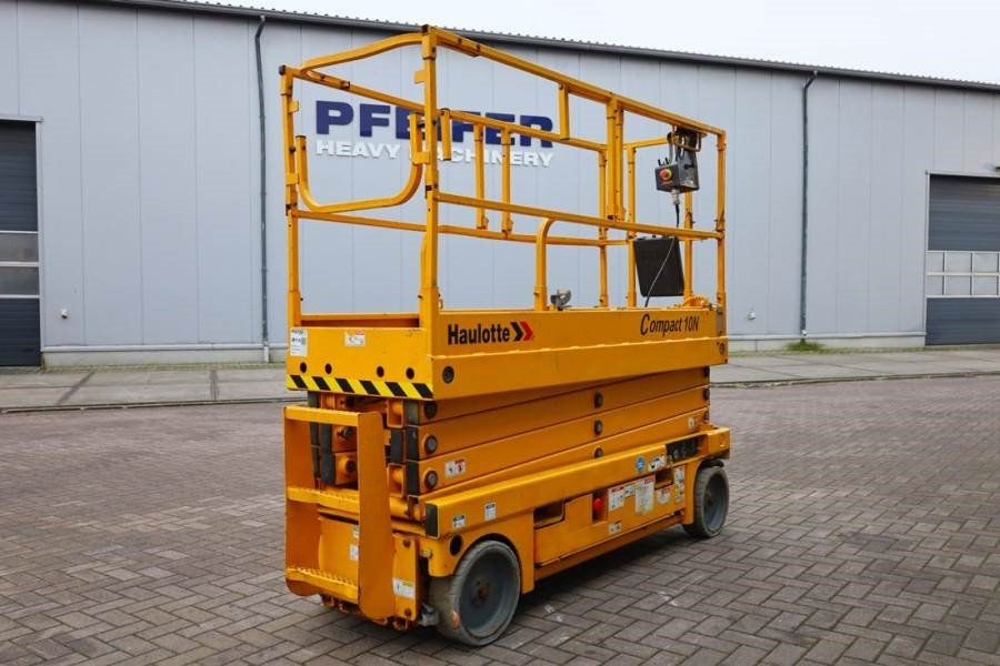 Haulotte Compact 10N Electric, 10m Working Height, 230kg Ca - Nacelle ciseaux: photos 2 Haulotte Compact 10N Electric, 10m Working Height, 230kg Ca - Nacelle ciseaux: photos 2