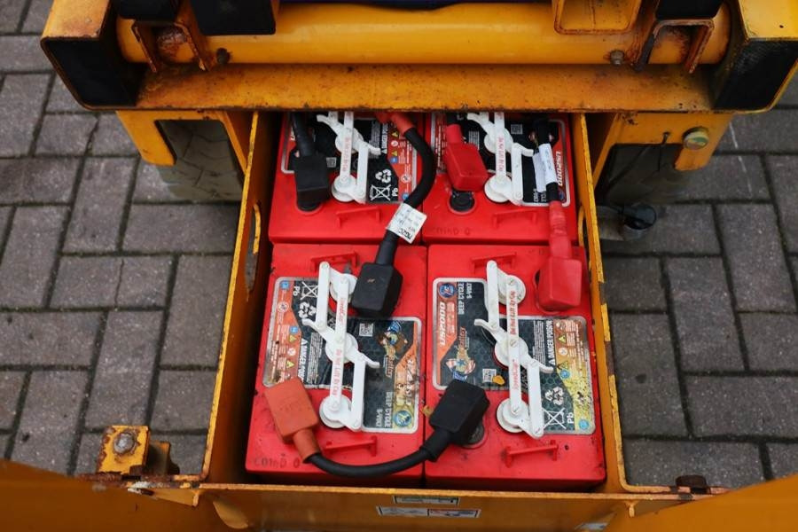 Haulotte Compact 10N Electric, 10m Working Height, 230kg Ca - Nacelle ciseaux: photos 5 Haulotte Compact 10N Electric, 10m Working Height, 230kg Ca - Nacelle ciseaux: photos 5