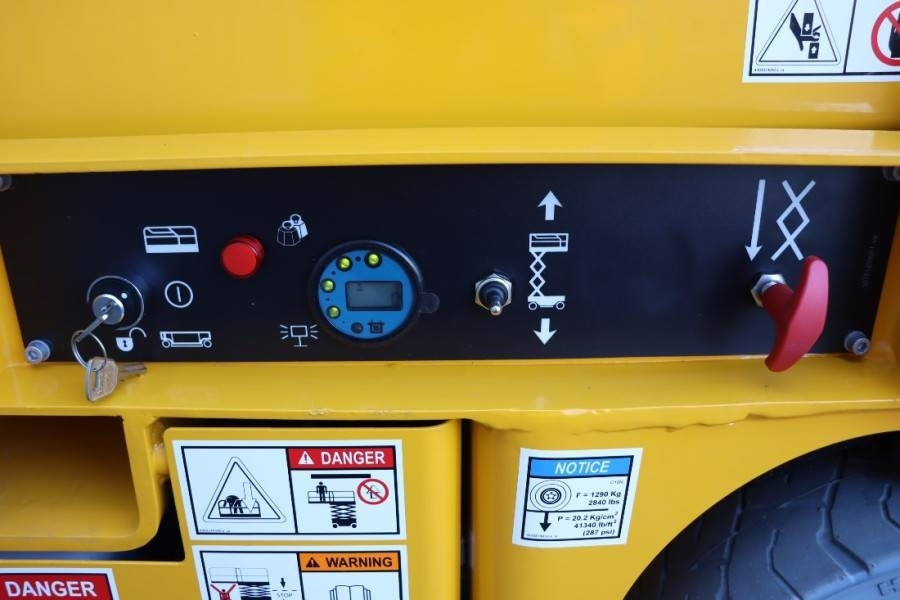 Haulotte Compact 10N Valid Inspection, *Guarantee! 10m Work - Nacelle ciseaux: photos 4 Haulotte Compact 10N Valid Inspection, *Guarantee! 10m Work - Nacelle ciseaux: photos 4