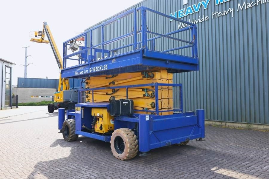 Holland Lift Combistar B-195DXL25-4WD Diesel, 4x4 Drive, 21.5m - Nacelle ciseaux: photos 5 Holland Lift Combistar B-195DXL25-4WD Diesel, 4x4 Drive, 21.5m - Nacelle ciseaux: photos 5