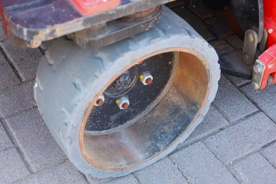 Nacelle ciseaux Holland Lift Ecostar HL-7810 Electric, 10m Working Height, 450k: photos 11 Nacelle ciseaux Holland Lift Ecostar HL-7810 Electric, 10m Working Height, 450k: photos 11