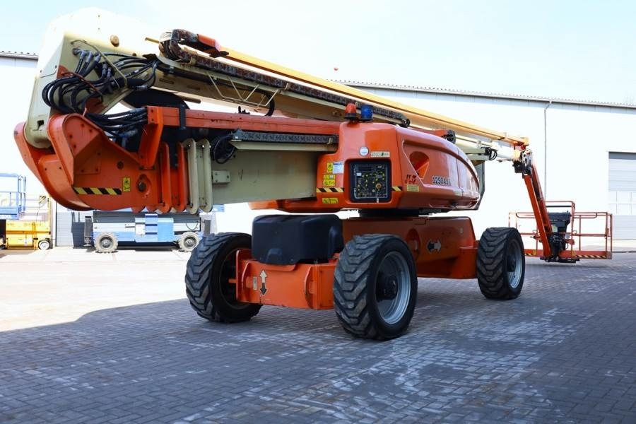 JLG 1250AJP Diesel, 4x4x4 Drive, 40.1m Working Height,  - Nacelle articulée: photos 2 JLG 1250AJP Diesel, 4x4x4 Drive, 40.1m Working Height,  - Nacelle articulée: photos 2
