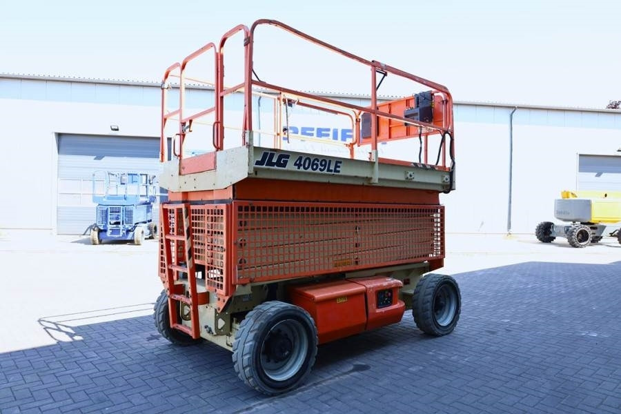 JLG 4069LE Electric, 14.2m Working Height, 360kg Capac - Nacelle ciseaux: photos 2 JLG 4069LE Electric, 14.2m Working Height, 360kg Capac - Nacelle ciseaux: photos 2