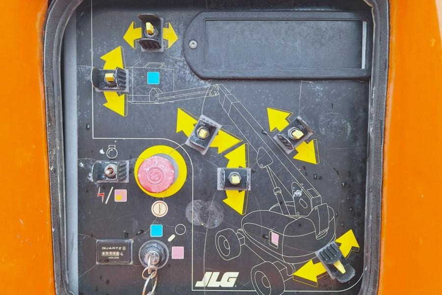 JLG 860SJ Diesel, 4x4 Drive, 28.2m Working Height, 22.  - Nacelle articulée: photos 4 JLG 860SJ Diesel, 4x4 Drive, 28.2m Working Height, 22.  - Nacelle articulée: photos 4