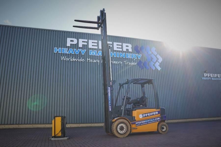 Jungheinrich EFG535 Electric, Lifting Height 4700mm, Freelift 1  - Chariot élévateur diesel: photos 3 Jungheinrich EFG535 Electric, Lifting Height 4700mm, Freelift 1  - Chariot élévateur diesel: photos 3