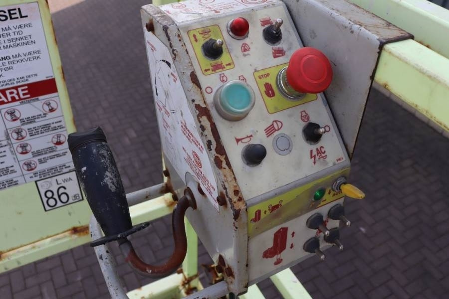 MEC 3392RT-T Diesel, 4x4 Drive, 12m Working Height, 12 - Nacelle ciseaux: photos 5 MEC 3392RT-T Diesel, 4x4 Drive, 12m Working Height, 12 - Nacelle ciseaux: photos 5