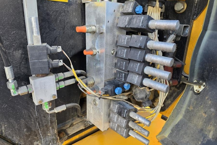 Nacelle articulée Manitou 150AETJ Compact As-Is, Electric, 15m Working Heigh: photos 14