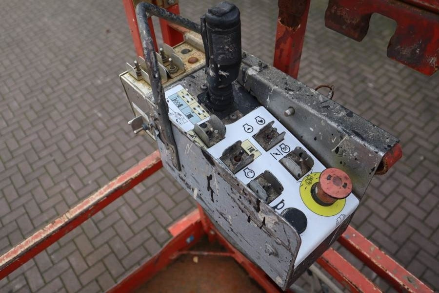 SkyJack SJ6826 Diesel, 4x4 Drive, 10m Working Height, 567k - Nacelle ciseaux: photos 5 SkyJack SJ6826 Diesel, 4x4 Drive, 10m Working Height, 567k - Nacelle ciseaux: photos 5