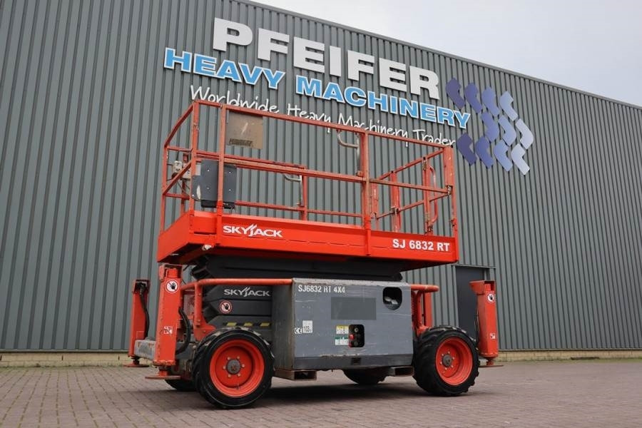 Nacelle ciseaux SkyJack SJ6832 Diesel, 4x4 Drive, 11.6m Working Height, 45: photos 1