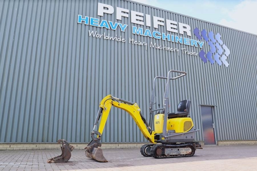 Wacker Neuson E08-01 Wacker Neuson mini excavator including 2 bu - Mini pelle: photos 1 Wacker Neuson E08-01 Wacker Neuson mini excavator including 2 bu - Mini pelle: photos 1
