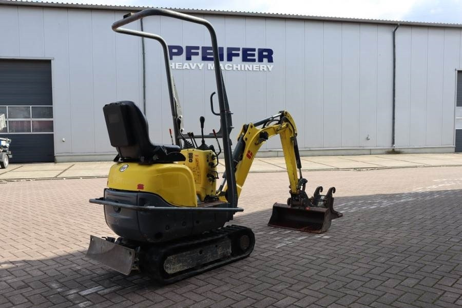 Wacker Neuson E08-01 Wacker Neuson mini excavator including 2 bu - Mini pelle: photos 3 Wacker Neuson E08-01 Wacker Neuson mini excavator including 2 bu - Mini pelle: photos 3