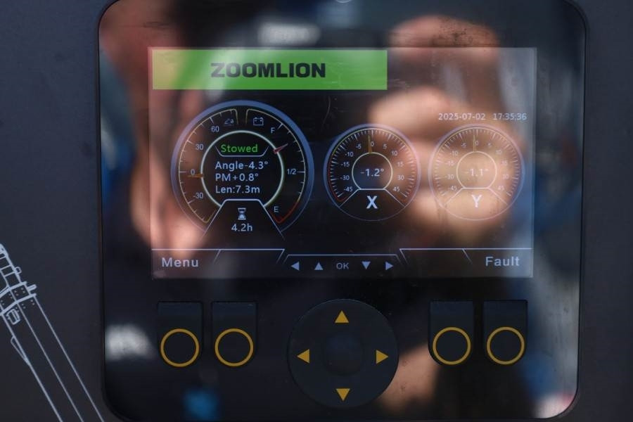 Zoomlion ZT22JE Fully Electric Lithium-Powered, 4x4 Rough T  - Nacelle télescopique: photos 5 Zoomlion ZT22JE Fully Electric Lithium-Powered, 4x4 Rough T  - Nacelle télescopique: photos 5