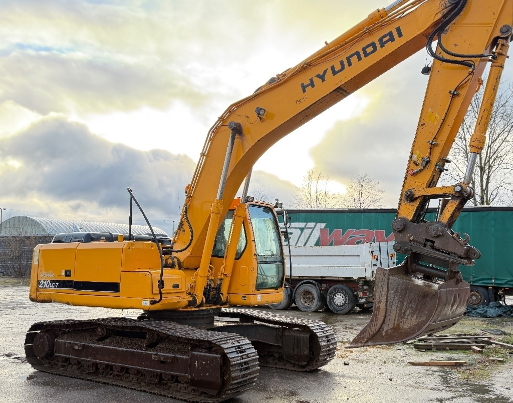 Hyundai Robex 210 LC-7 - Pelle sur chenille: photos 4 Hyundai Robex 210 LC-7 - Pelle sur chenille: photos 4