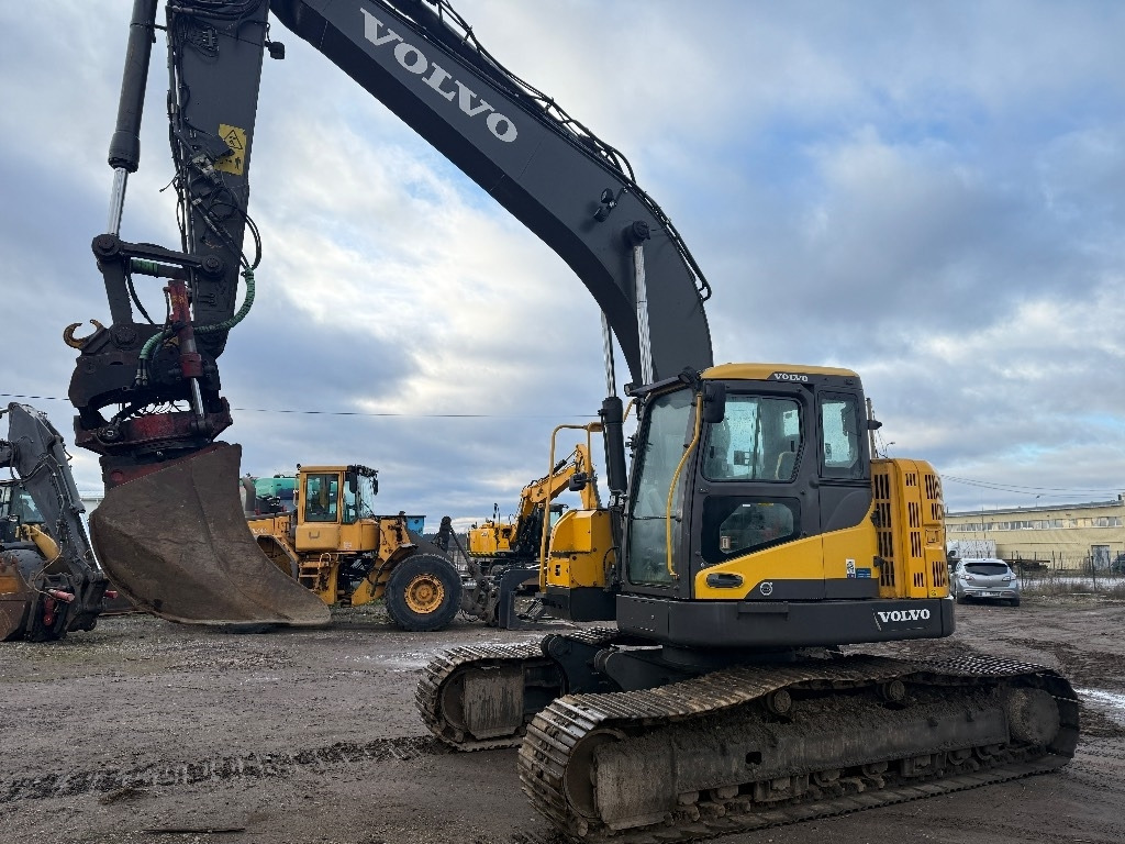 Volvo ECR 235 - Pelle sur chenille: photos 3 Volvo ECR 235 - Pelle sur chenille: photos 3