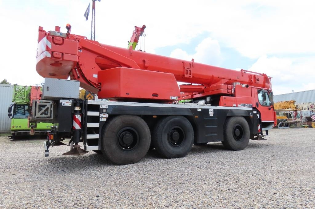 Liebherr LTM 1055-3.2 - Grue tout-terrain: photos 3 Liebherr LTM 1055-3.2 - Grue tout-terrain: photos 3