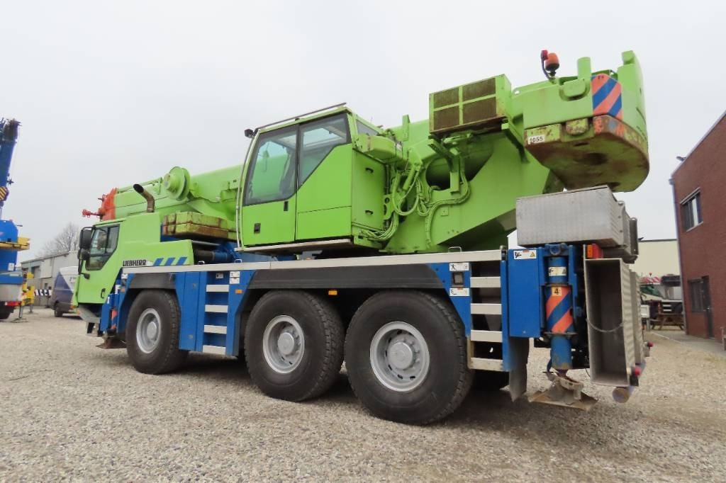 Liebherr LTM 1055-3.2 - Grue tout-terrain: photos 4 Liebherr LTM 1055-3.2 - Grue tout-terrain: photos 4