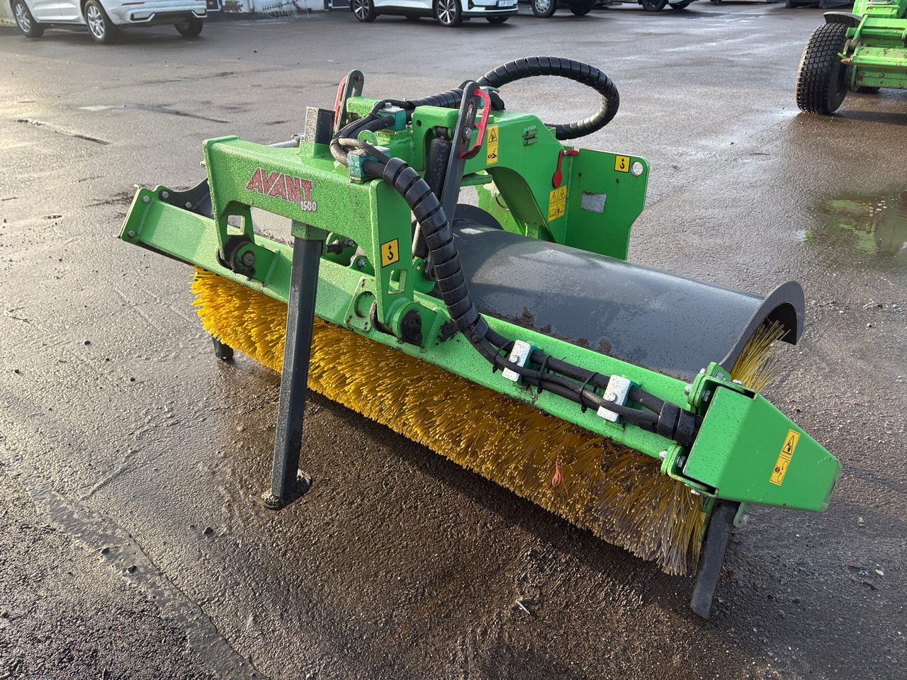 Avant A35284 - Brosse: photos 1 Avant A35284 - Brosse: photos 1