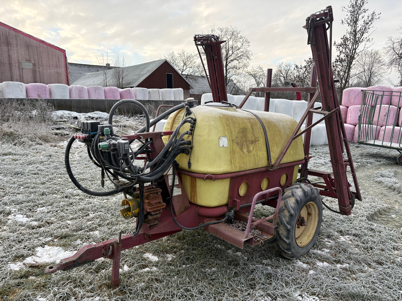 Hardi 1200l - Pulvérisateur traîné: photos 1 Hardi 1200l - Pulvérisateur traîné: photos 1