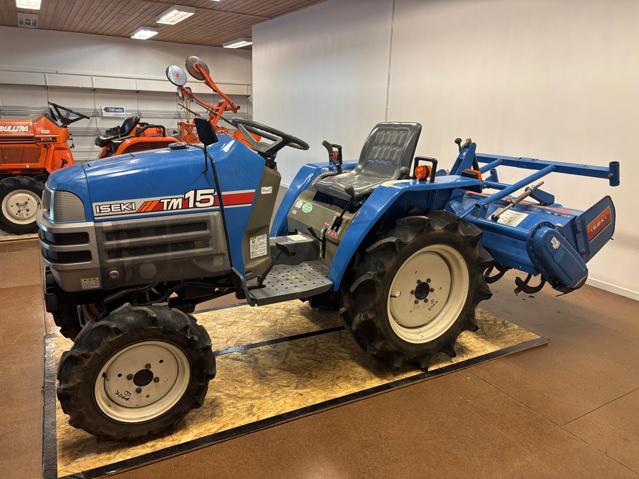 Iseki TM15 - Tracteur agricole: photos 1 Iseki TM15 - Tracteur agricole: photos 1