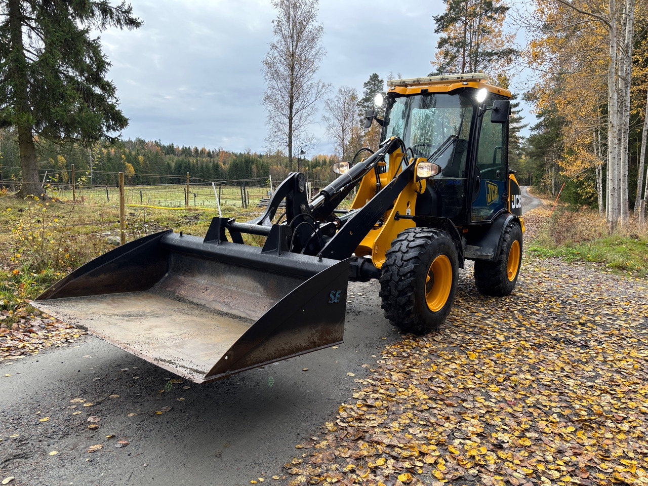 JCB 406 - Chargeuse sur pneus: photos 1 JCB 406 - Chargeuse sur pneus: photos 1