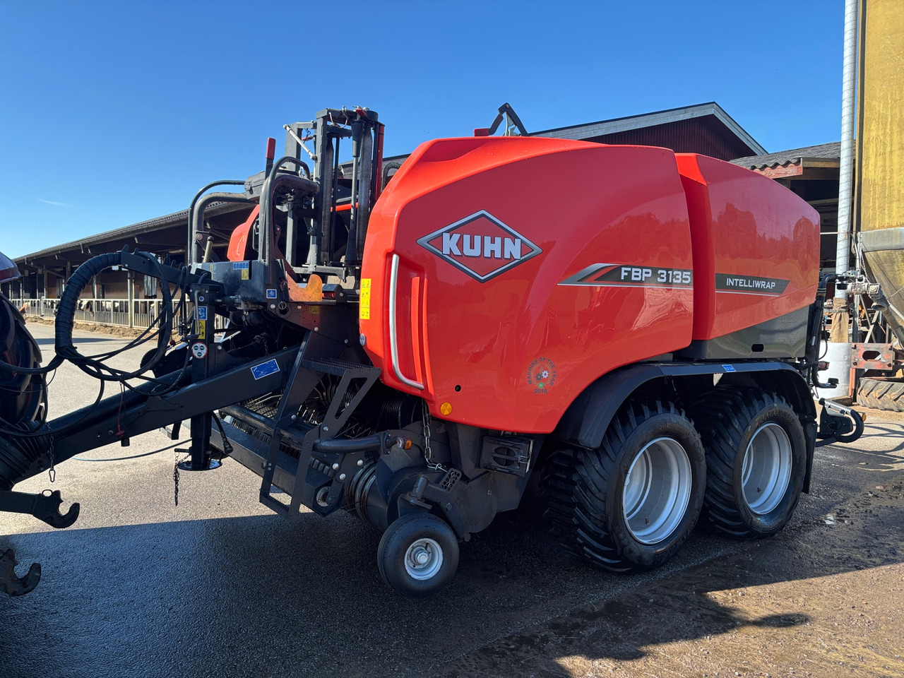 Kuhn FBP 3135 - Presse à balles rondes: photos 1 Kuhn FBP 3135 - Presse à balles rondes: photos 1