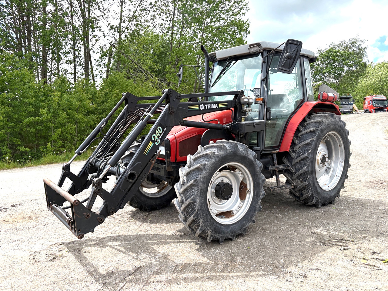Massey Ferguson 4255 - Tracteur agricole: photos 1 Massey Ferguson 4255 - Tracteur agricole: photos 1