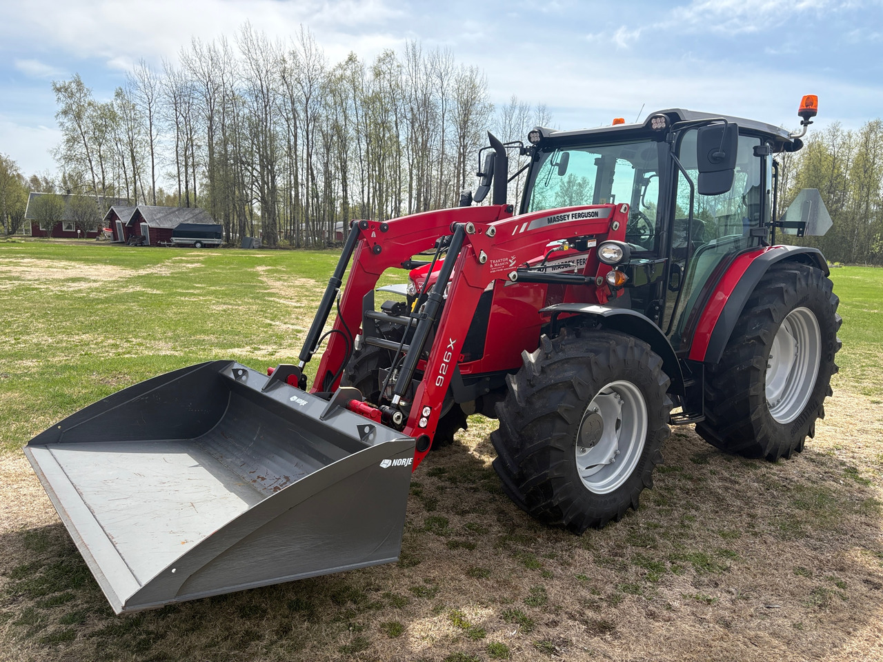 Massey Ferguson 4708 M - Tracteur agricole: photos 1 Massey Ferguson 4708 M - Tracteur agricole: photos 1
