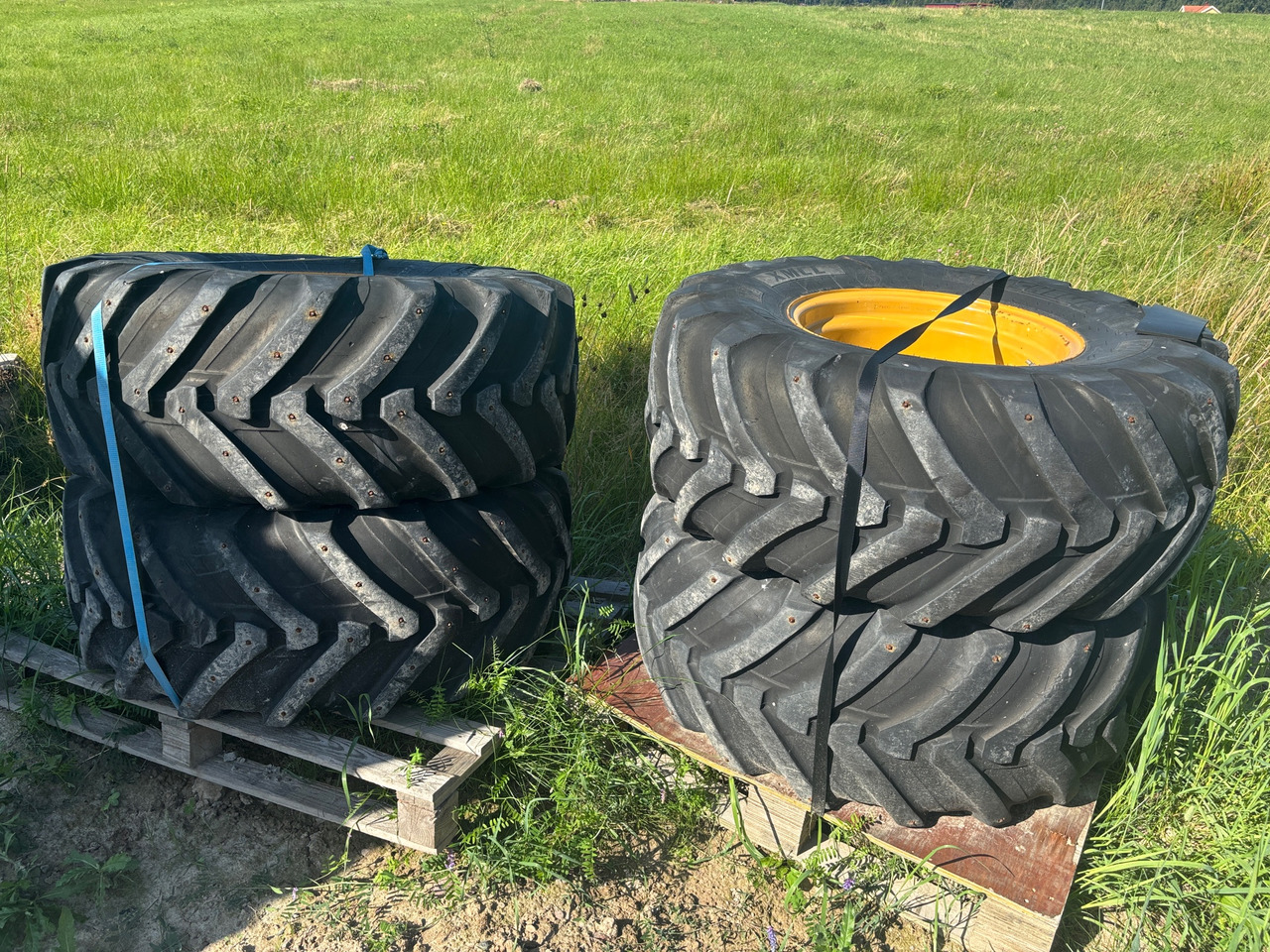 Michelin XMCL - Pneu pour Engins de chantier: photos 1 Michelin XMCL - Pneu pour Engins de chantier: photos 1