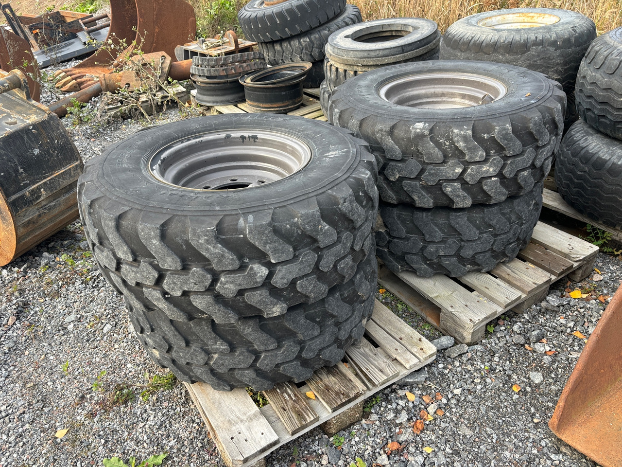 Mitas 365/70R18 - Pneu pour Engins de chantier: photos 1 Mitas 365/70R18 - Pneu pour Engins de chantier: photos 1