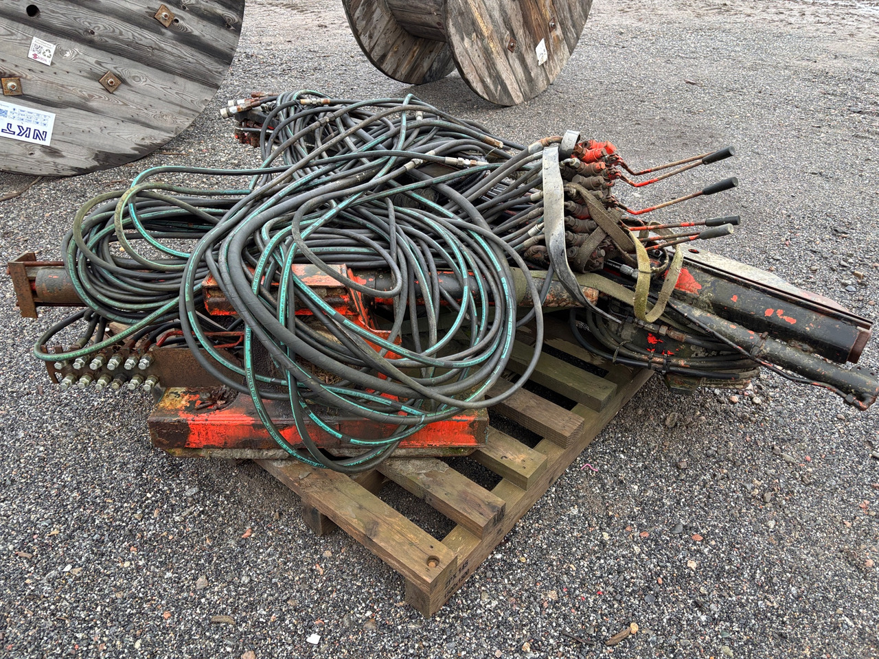 Palfinger Pk5200A - Grue auxiliaire: photos 1 Palfinger Pk5200A - Grue auxiliaire: photos 1