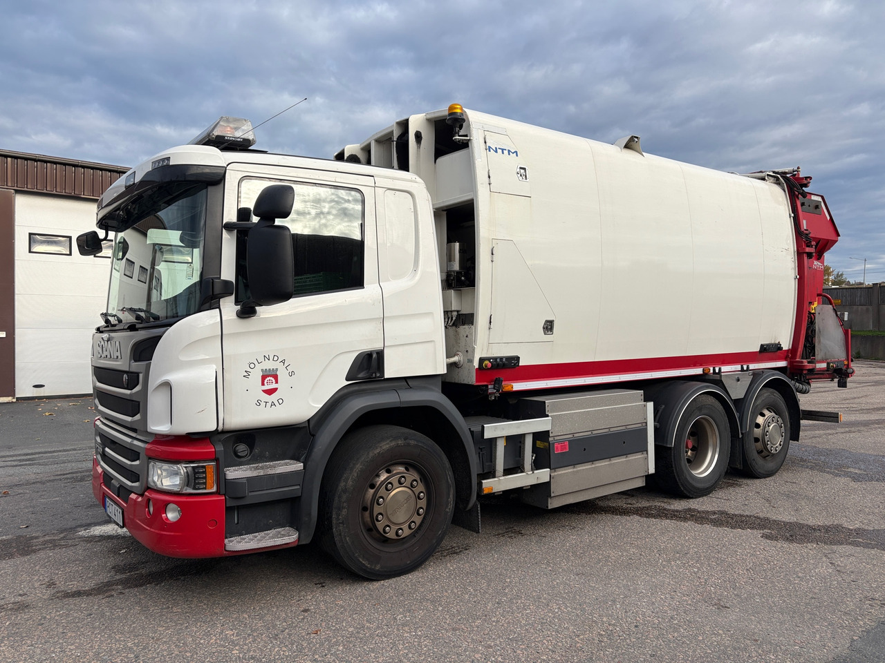 Scania P340LB6X2 - Benne à ordures ménagères: photos 1 Scania P340LB6X2 - Benne à ordures ménagères: photos 1