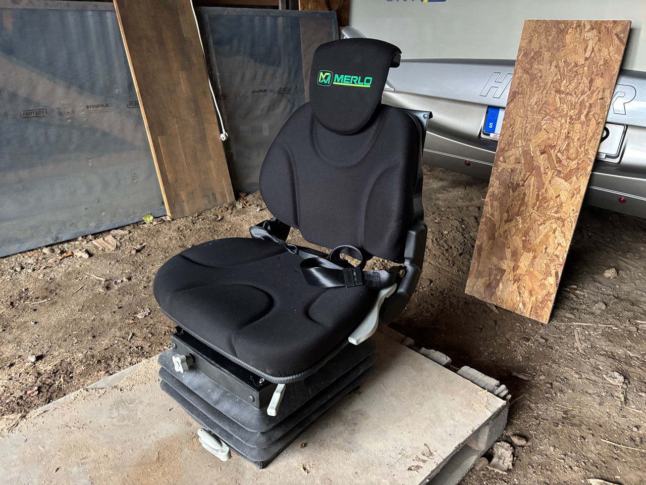Seat - Matériel de chantier: photos 1 Seat - Matériel de chantier: photos 1