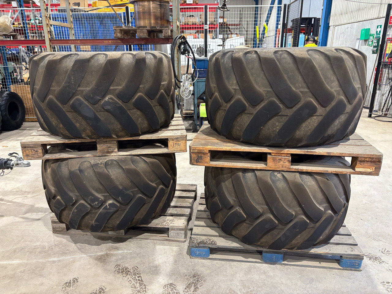 Trelleborg 600/50-22.5 - Pneu pour Engins de chantier: photos 1 Trelleborg 600/50-22.5 - Pneu pour Engins de chantier: photos 1