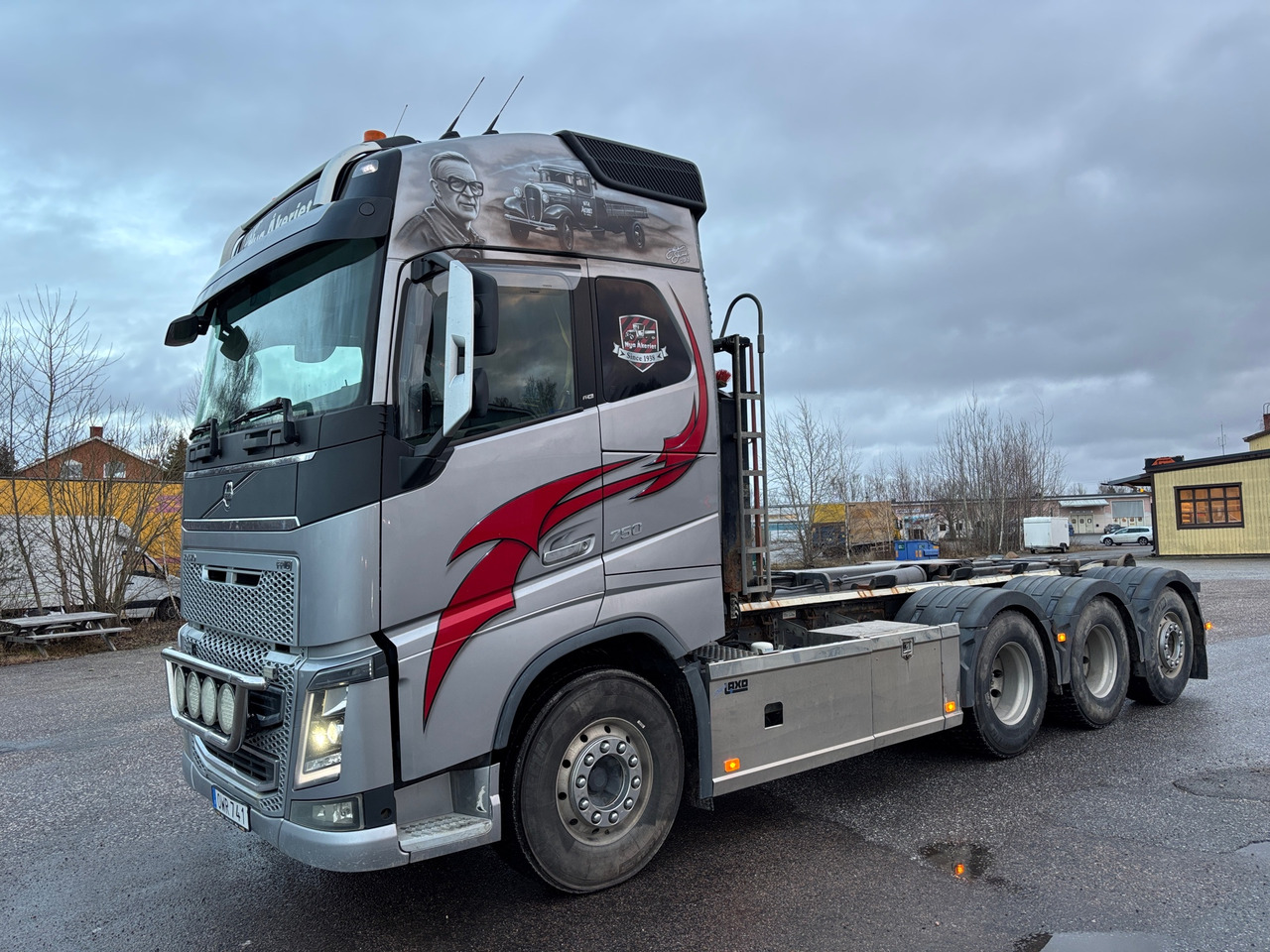 Volvo FH16 8x4 750 hk - Camion ampliroll: photos 1 Volvo FH16 8x4 750 hk - Camion ampliroll: photos 1