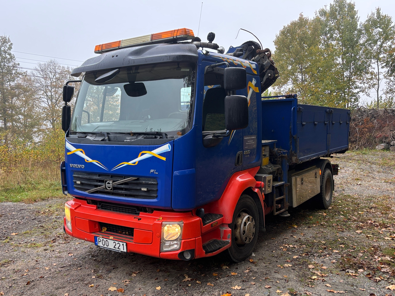 Volvo FL280 - Camion grue: photos 1 Volvo FL280 - Camion grue: photos 1
