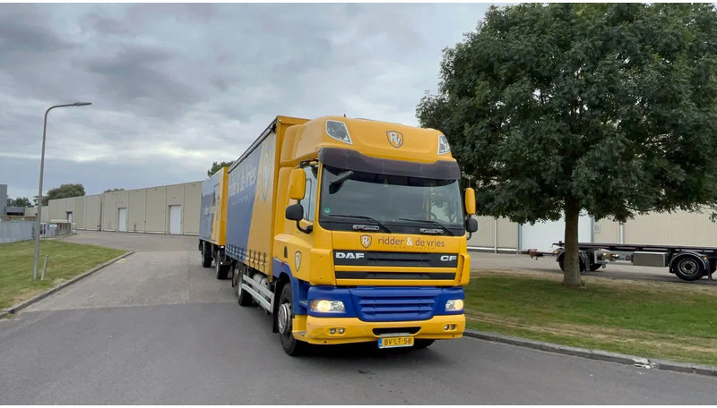 DAF CF 85.410 Schuifzijlen wagen 6x2 Daf CF85 - Camion fourgon: photos 2 DAF CF 85.410 Schuifzijlen wagen 6x2 Daf CF85 - Camion fourgon: photos 2